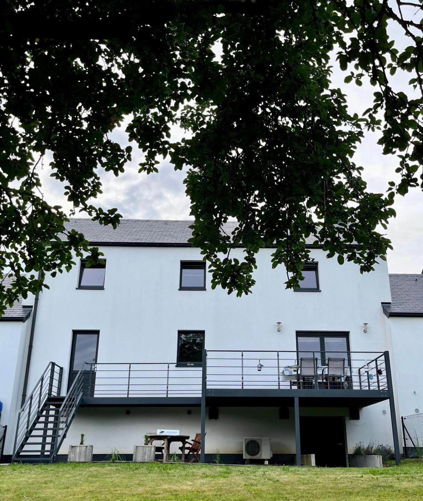 Sous Les Feuilles Redu Villa Exterior photo